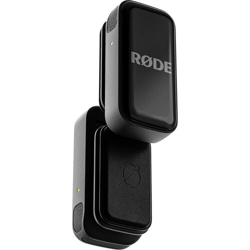 Kit microfon wireless RØDE, prim-plan receptor și transmițător cu puncte LED