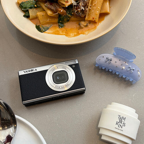 Yashica Tank aparat foto compact, ecran rabatabil 3", 4K 30 fps, negru