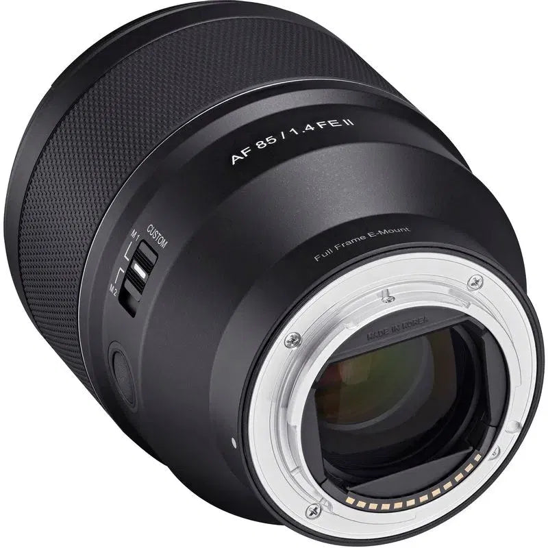 Front view of black 85mm F1.4 lens with glass element and E‑mount contacts