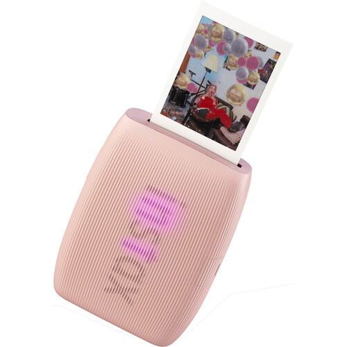 Imprimantă foto Instax Mini Link 3, carcasă roz texturată, capac pentru foto deschis