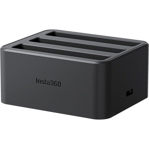 Hub de încărcare rapidă Insta360, carcasă neagră, logo și 3 sloturi