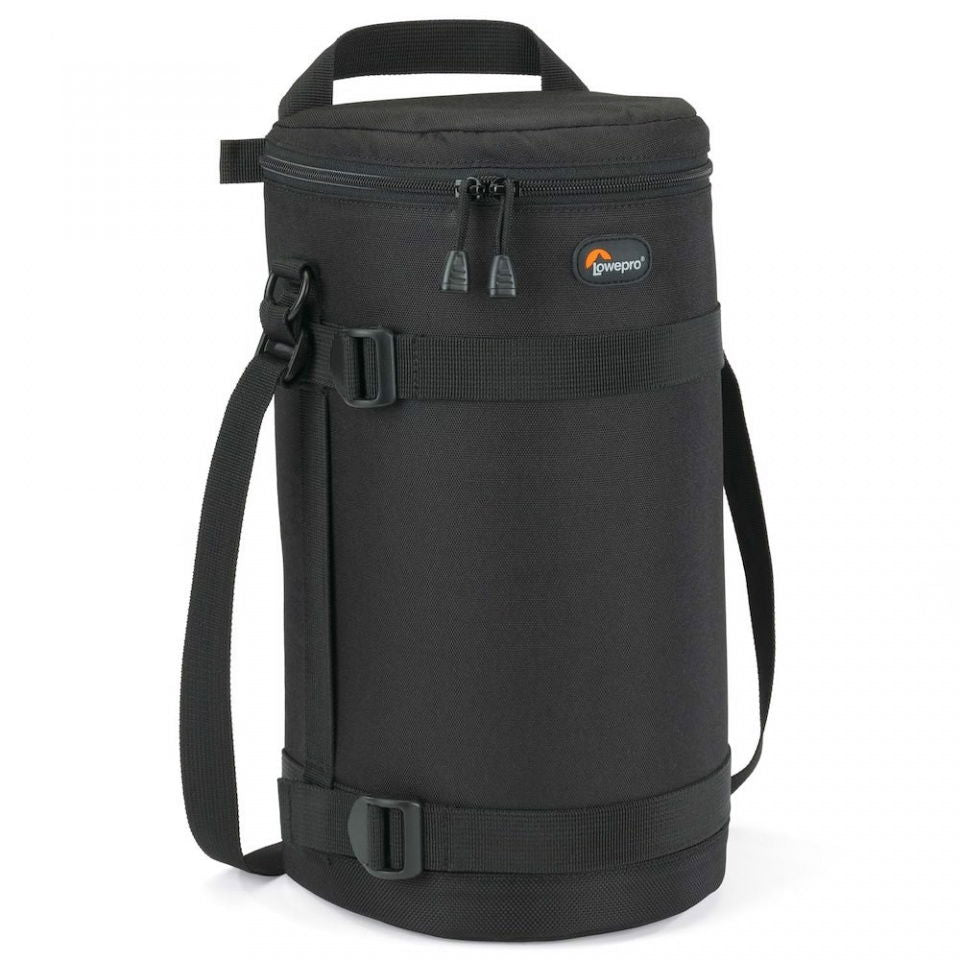 Husă obiectiv 13×32 cm, neagră, vedere laterală cu catarame și buzunar frontal