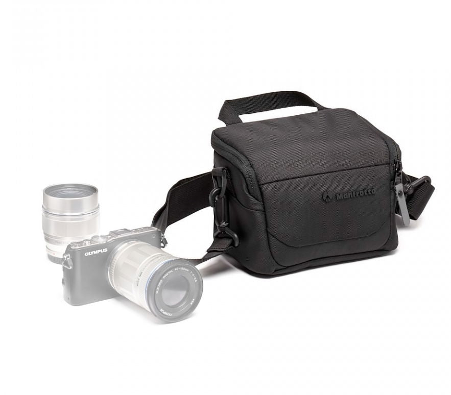 Geantă foto de umăr XS Manfrotto, neagră, cu clapetă frontală și bretele