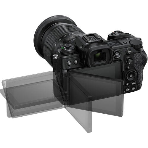 Aparat foto mirrorless cu obiectiv 24-70mm F4, ecran rabatat cu protecție din plastic