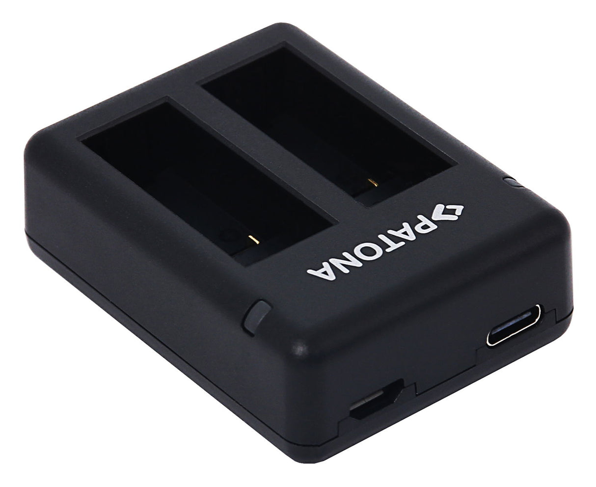 Încărcător dual USB Patona, negru, cu porturi USB și inscripție pe carcasă