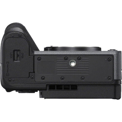 Cameră Sony FX30 vedere din spate, cu porturi și capacuri