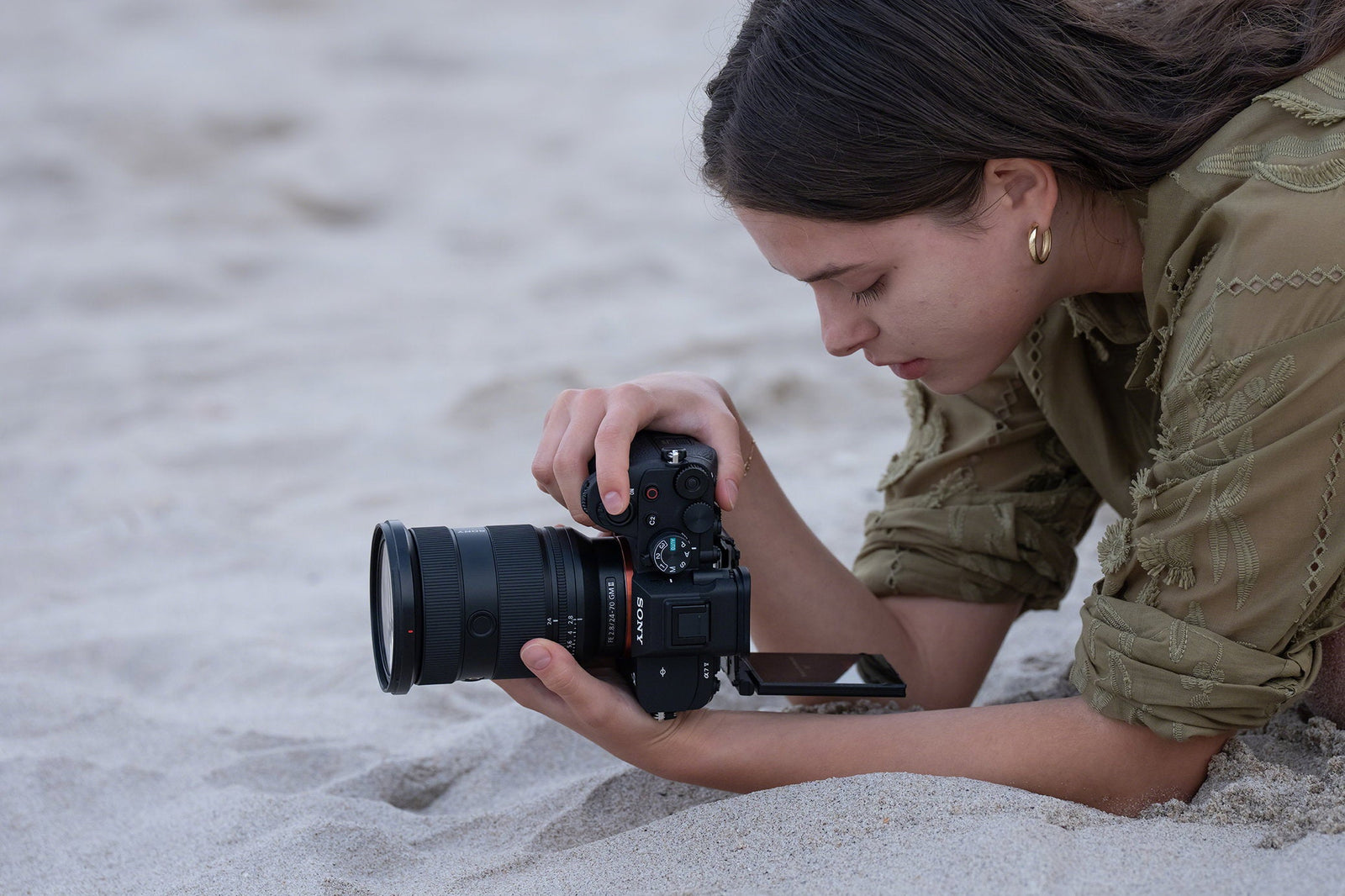S-a lansat Sony A7 V