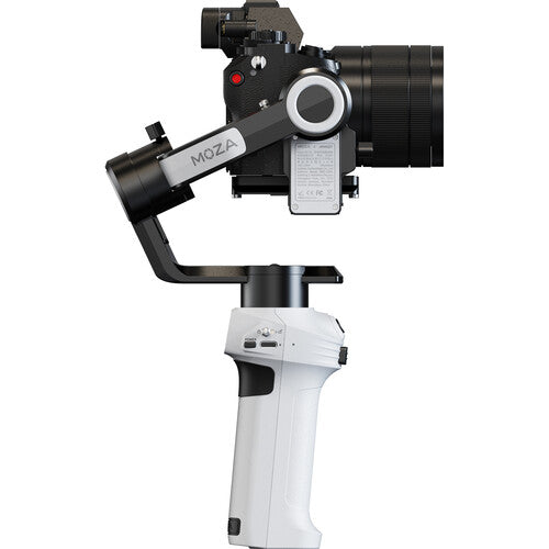 Stabilizator cameră, ansamblu control negru și obiectiv, mâner alb, vedere de sus