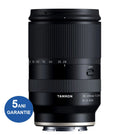 28-200mm F2.8-5.6 lens barrel with zoom scale and focus/lock button