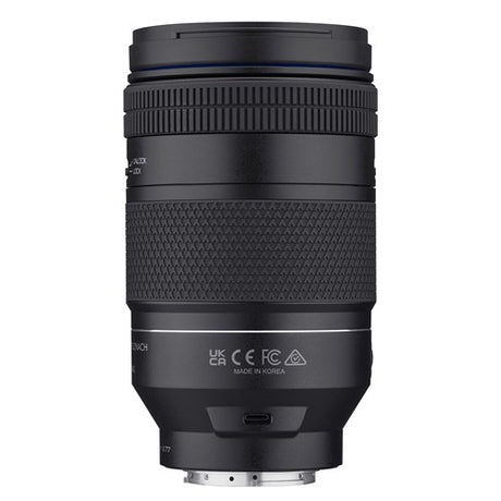 Obiectiv Samyang AF 60-180mm, spate cu etichetă și montură metalică, carcasă texturată