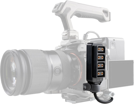 Cablu D-TAP 1-4 conectat pe rigul camerei, cu bloc de ieșiri cu 4 porturi