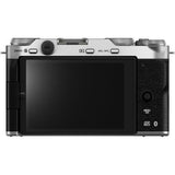 Fotoaparát X-M5, zadní pohled s LCD displejem a ovládacími tlačítky