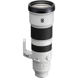 Telephoto zoom lens 400–800mm, white body with black ribbed grip section
