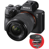 Aparat foto mirrorless Sony cu obiectiv 28–70 mm, carcasă neagră