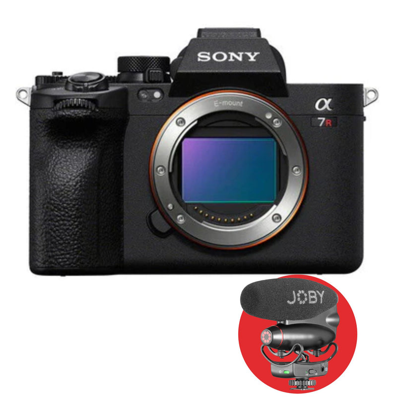 Aparat foto mirrorless Sony negru cu inserție accesoriu, logo α7R V vizibil
