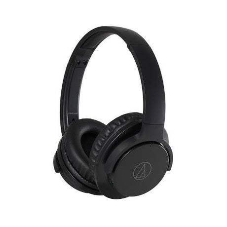 Casti Bluetooth over-ear negre cu anulare a zgomotului, vedere 3/4 spre cupa stanga.