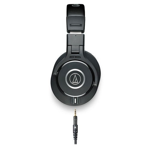 Căști over-ear cu cupă circulară, bandă neagră și jack audio 3,5 mm vizibil