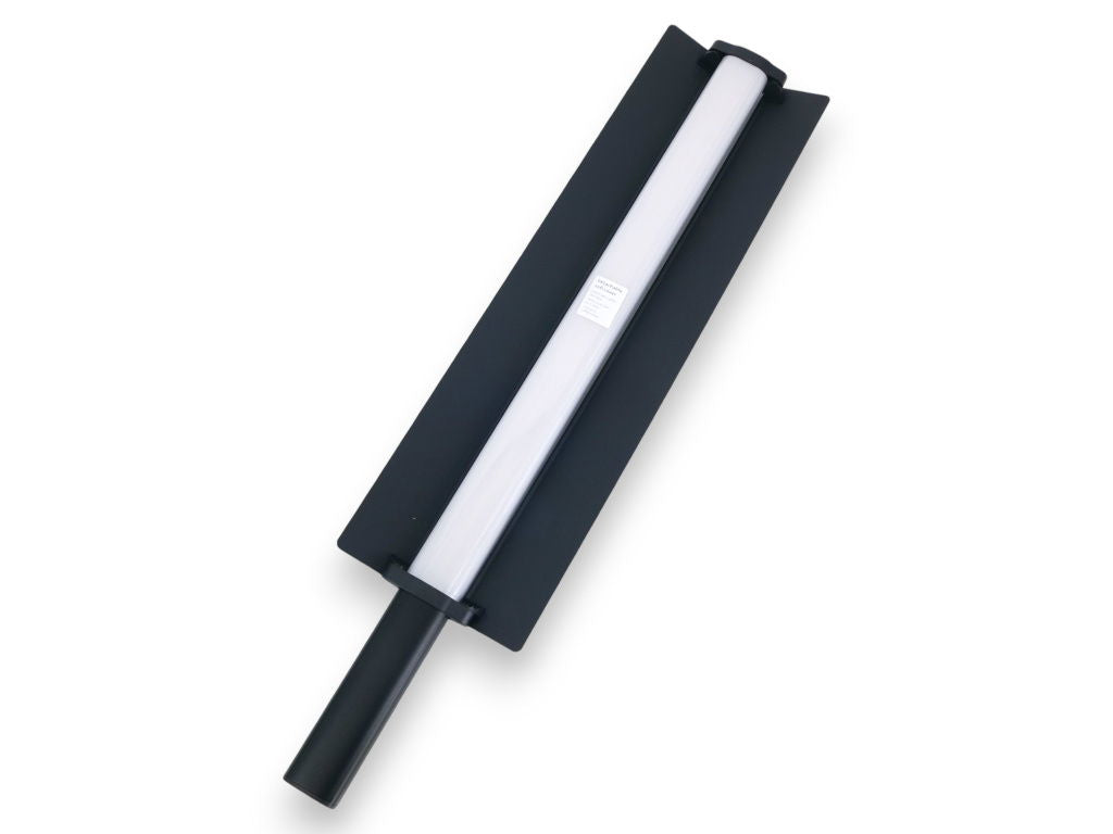 Bară LED bicolor/RGB cu lumină albă, carcasă neagră și montaj pe tijă