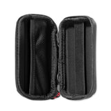 Carcasă hard disk neagră deschisă, suporturi căptușite pe interior
