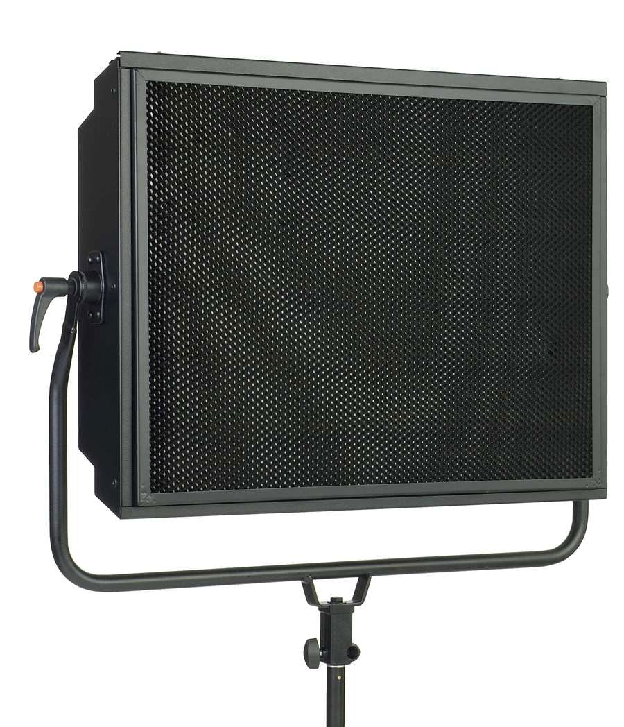Sursă de iluminare Brivido 655 cu grilaj metalic negru pe panou frontal
