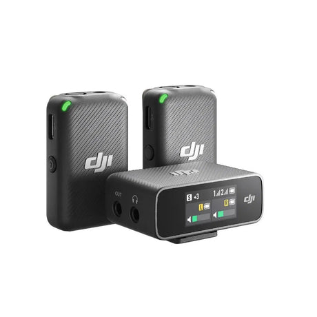 Set microfoane wireless dual: receptor și două microfoane, carcase negre, LED verde