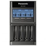 Încărcător baterii Panasonic BQ-CC65 cu ecran LCD și locașuri, negru
