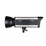 Bliț Hensel Foris 1000W cu reflector negru frontal și corp argintiu