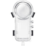 Carcasă dive Insta360 X4 transparentă, vedere din spate cu porturi și cleme
