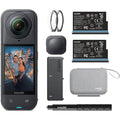 Cámara de acción 360 negra con pantalla y accesorios del kit Essentials