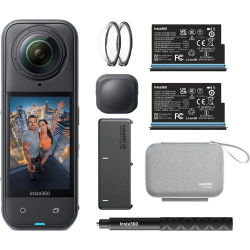 Cámara de acción 360 negra con pantalla y accesorios del kit Essentials
