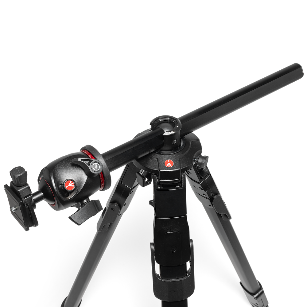 Cap bilă Manfrotto cu butoane de blocare și pârghii, corp negru.