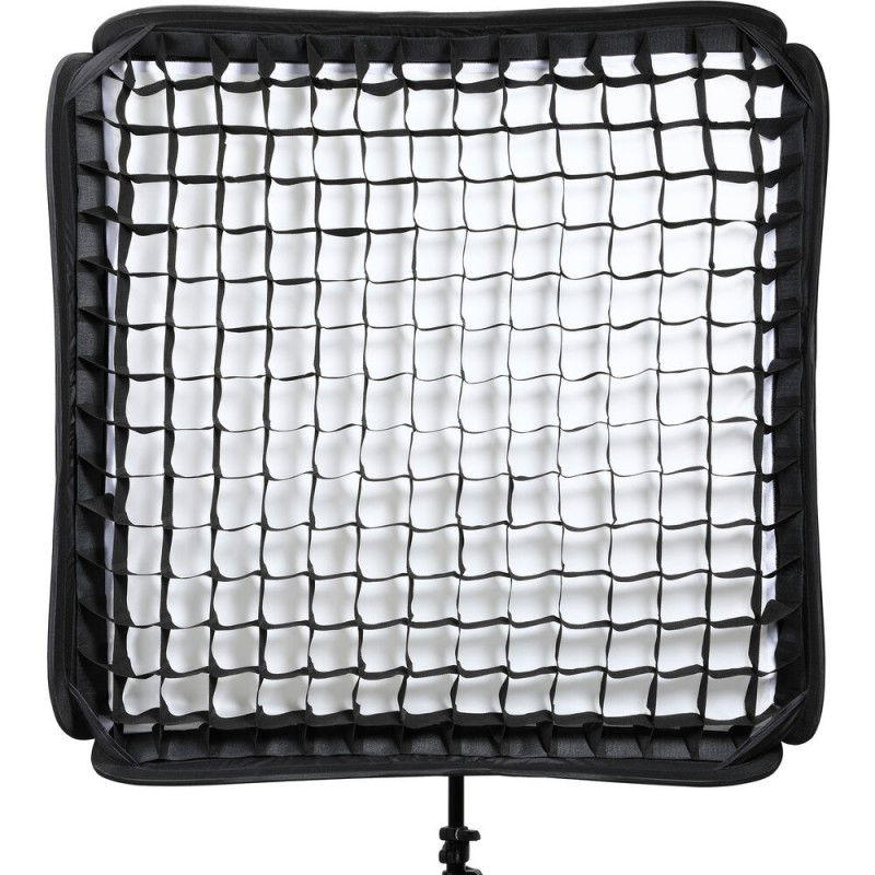 Softbox 80x80 cm cu grilaj negru peste difuzor alb, cadru pătrat