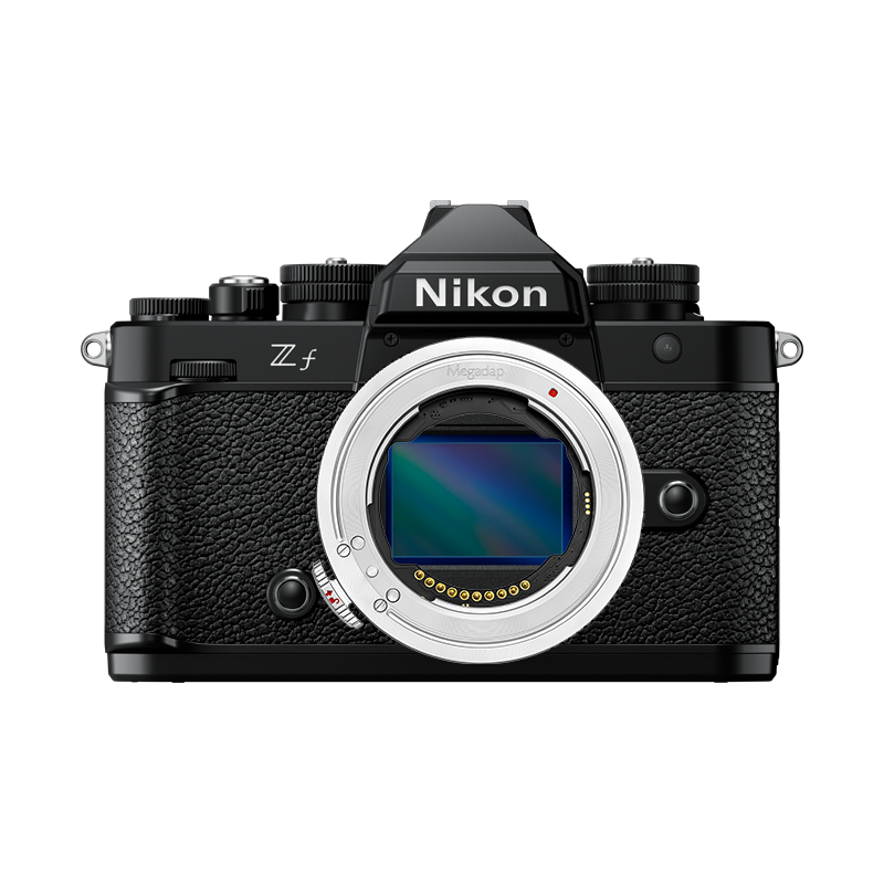 Adaptor Megadap Sony E la Nikon, montat pe cameră Nikon Z f