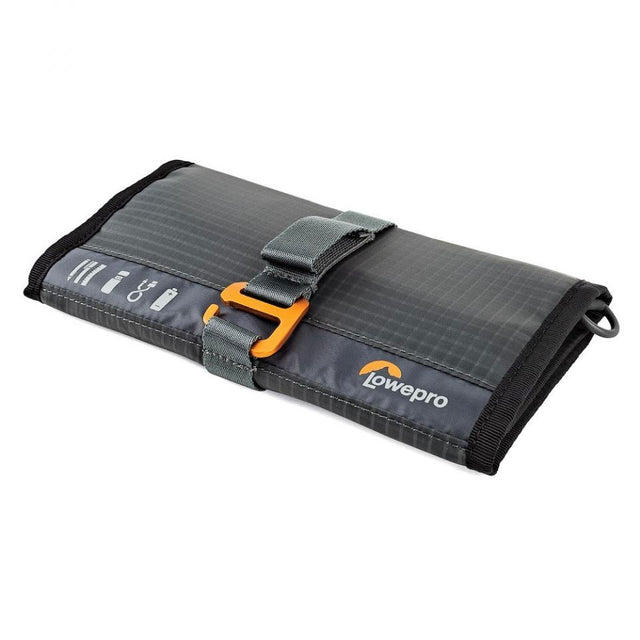 Organizator cabluri Lowepro, gri închis, cu curea portocalie și buzunare