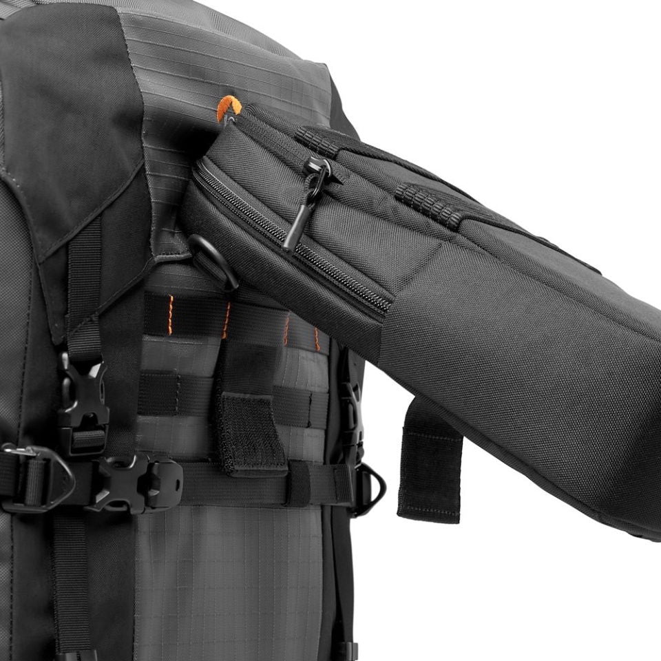Rucsac foto Pro Trekker BP 550 AW II, vedere apropiată a bretelei și curelelor