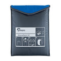 Rucsac pliabil Lowepro SleevePack 13 albastru și gri, cu clapetă și etichetă