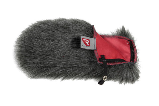 Protecție blană gri Rycote pentru microfon, inserție roșie și prindere metalică.