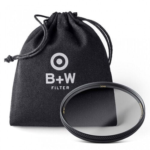 Black pouch with 46mm polarizing filter and textured edge ring