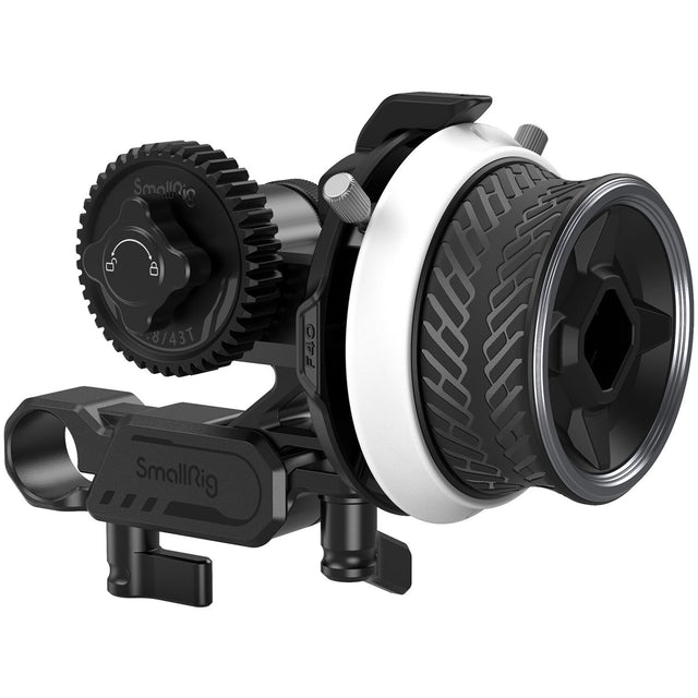 Mini follow focus with large gear wheel and handle, black and silver
