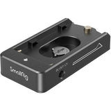 Adaptor L/NP cu soclu central și port DC OUT 12V pe placă neagră