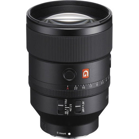 Obiectiv Sony FE 135mm F1.8 GM, negru, element frontal și inel de distanță