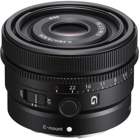 FE 40mm F2.5 G lens in black, showing front element and ridged focusing ring