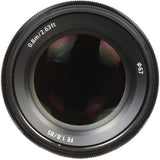 Obiectiv foto Sony FE 85mm, partea frontală cu sticlă optică și marcaje