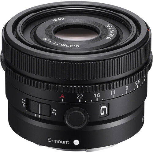 Obiectiv foto Sony 50mm, vedere din față cu inel de focalizare și montură E