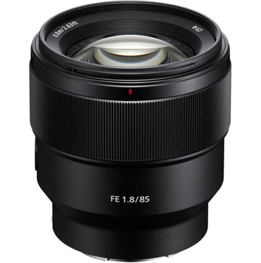 Obiectiv foto Sony FE 85mm F1.8 negru, inel frontal cu inscriptionari