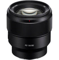 Obiectiv foto Sony FE 85mm, corp negru, față cu element optic vizibil
