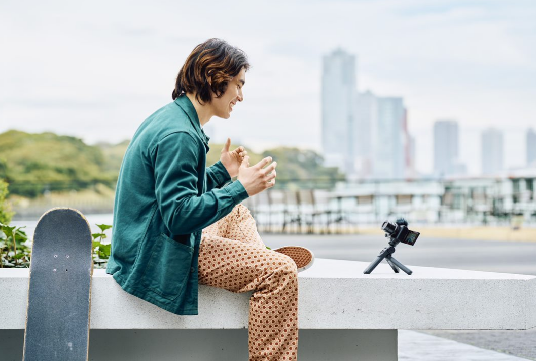 Sony ZV-1 II aparat foto compact cu obiectiv 18-50mm pentru Vlogging 4K - View 4