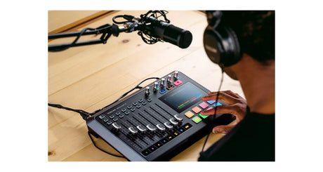 Tascam Mixcast 4 Mixer Podcast - View 3