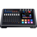 Mixer de podcast Tascam Mixcast 4, panou frontal cu fader și ecran color