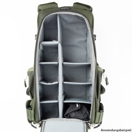 Rucsac foto slim 15L verde, interior căptușit cu compartimente flexibile și buzunare